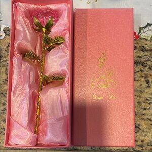 Elegant Gold Crystal Rose